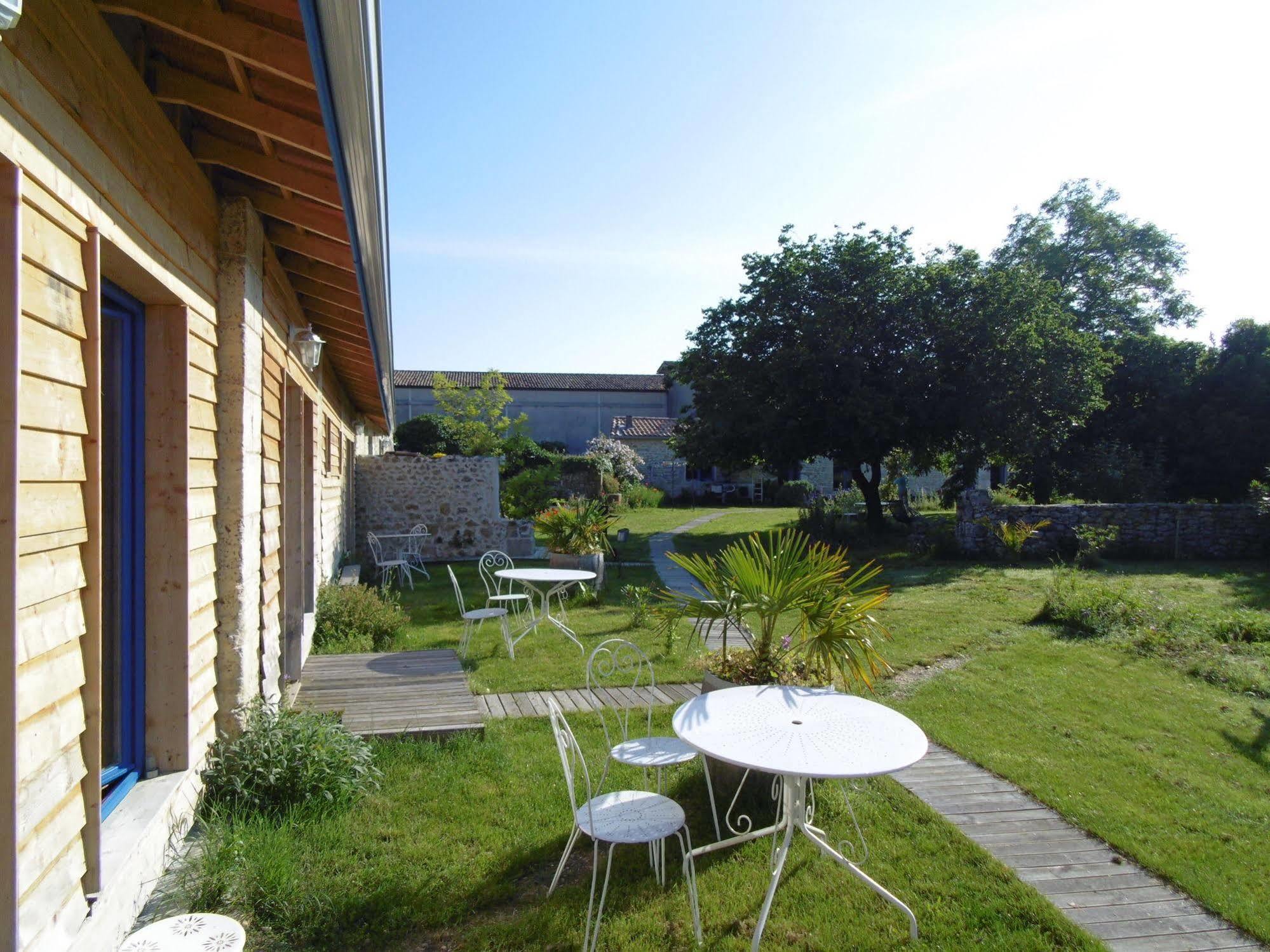 La Cadournaise Bed & Breakfast Saint-Seurin-de-Cadourne Bagian luar foto